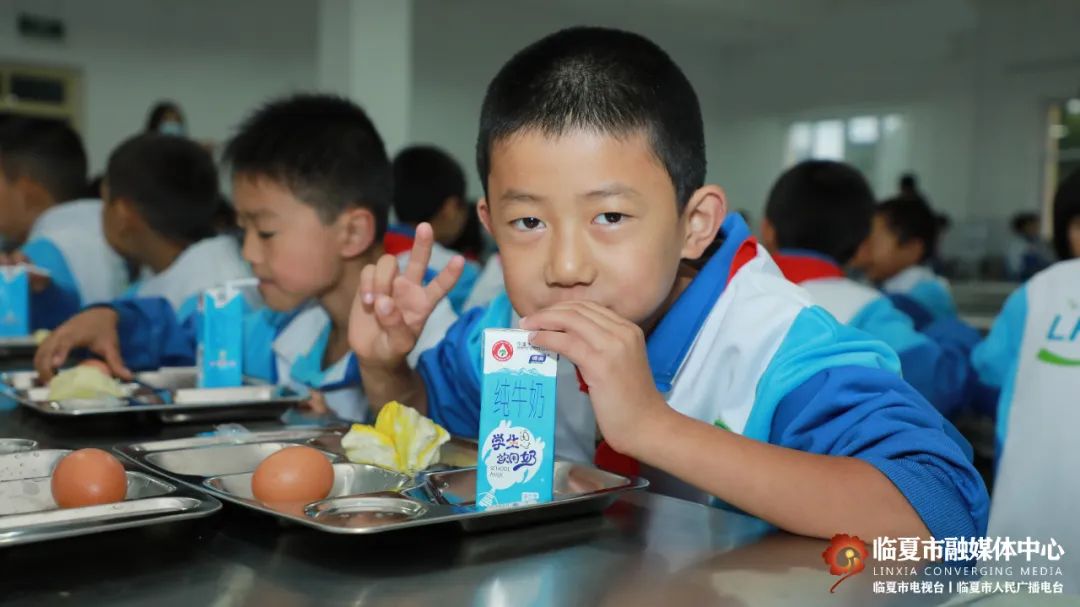 中小学营养菜谱_中小学营养餐食谱_小学营养餐就餐制度